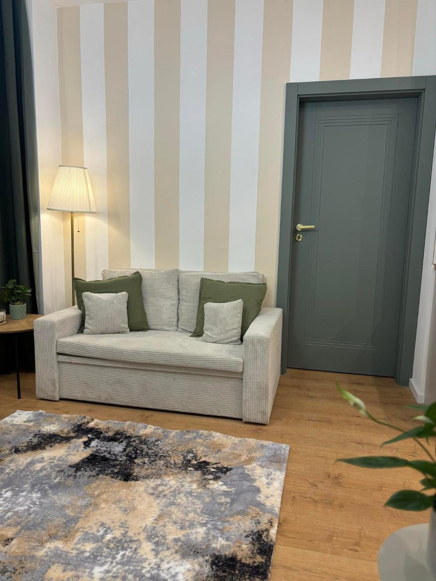 Apartament Pod Wieza 1 Walbrzych Bagian luar foto