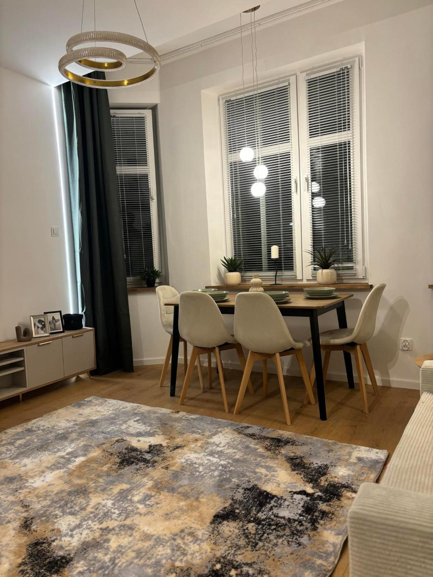 Apartament Pod Wieza 1 Walbrzych Bagian luar foto